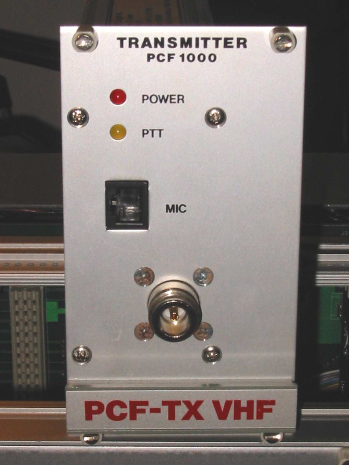 Wolf-Tx-VHF-FrontView.jpg (96837 bytes)